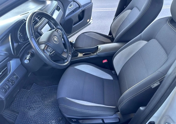 Toyota Avensis cena 48500 przebieg: 232000, rok produkcji 2015 z Koszalin małe 79